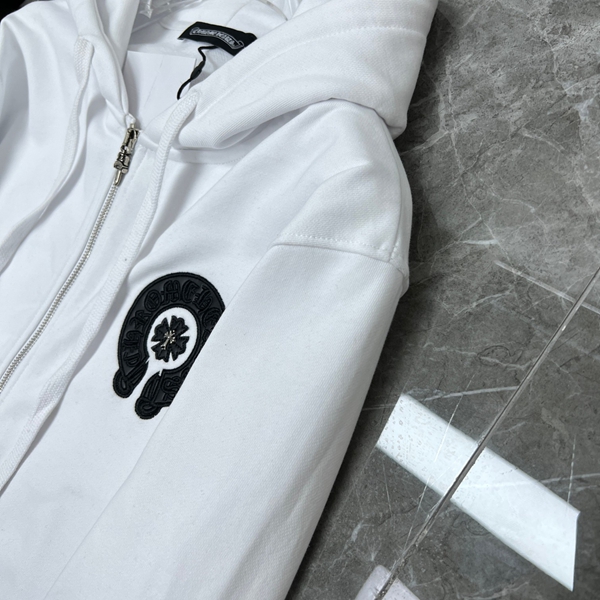 ブランドパーカー着用イメージ